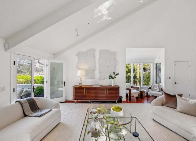 Property at 84 Eastview Ave, Tiburon, CA 94920, 3 beds, 2.5 baths