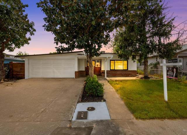 Property at 325 Grape St, Vacaville, CA 95688, 3 beds, 2 baths