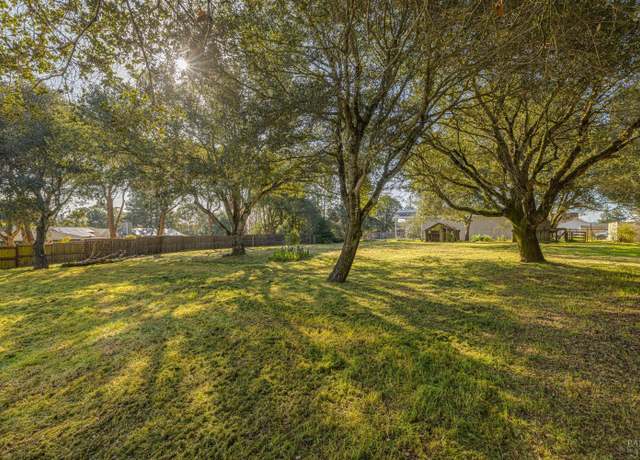 Property at 9980 Oak St, Penngrove, CA 94951