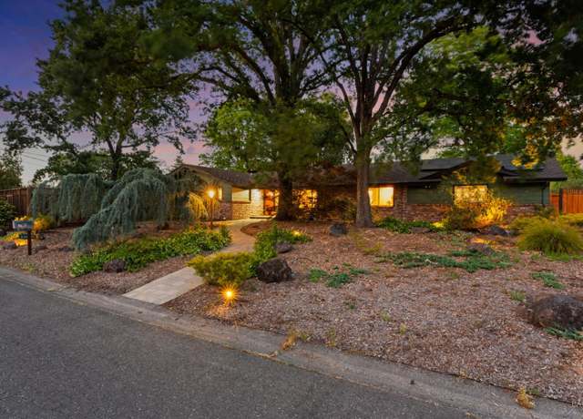 Property at 220 Country Club Dr, Santa Rosa, CA 95401, 4 beds, 3 baths