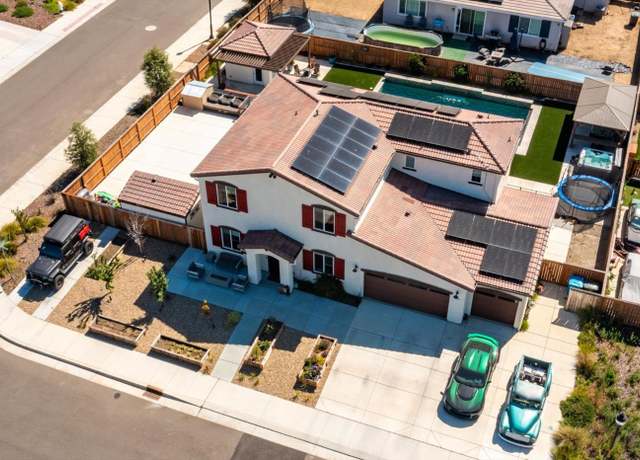 Property at 725 Glenwood Way, Dixon, CA 95620, 5 beds, 3 baths