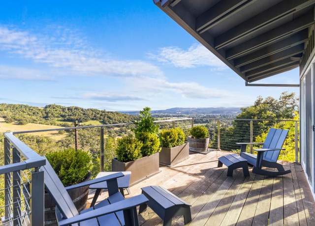 Property at 1831 Madrone Ave, Healdsburg, CA 95448, 3 beds, 2.5 baths