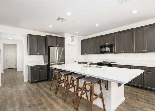 Property at 903 Wyatt Ln, Winters, CA 95694, 3 beds, 2.5 baths