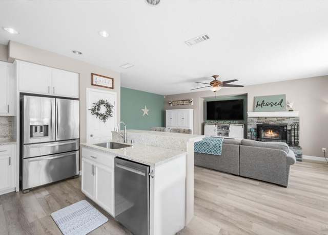 Property at 1341 Valley Glen Dr, Dixon, CA 95620, 4 beds, 3 baths