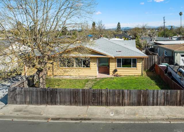 Property at 1051 San Domingo Dr, Santa Rosa, CA 95404, 3 beds, 2 baths