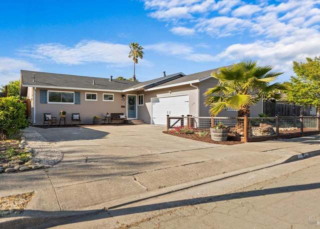 Property at 1221 Bertha Ln, Santa Rosa, CA 95405, 3 beds, 2 baths
