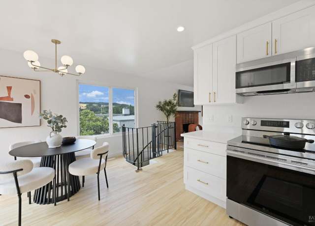 Property at 26 Wallace Ct, Petaluma, CA 94952, 3 beds, 2 baths