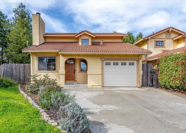 Property at 967 Hacienda Cir, Rohnert Park, CA 94928, 2 beds, 1.5 baths