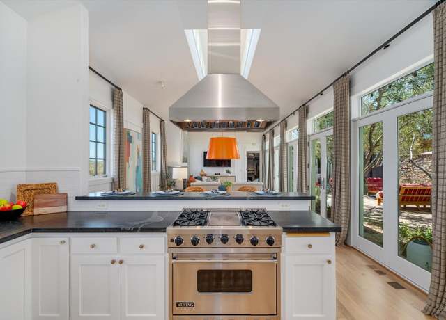 Property at 4044 Sonoma Hwy #14, Napa, CA 94559, 2 beds, 2.5 baths