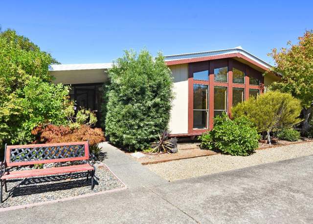 Property at 53 Guadalajara Dr, Sonoma, CA 95476, 2 beds, 2 baths