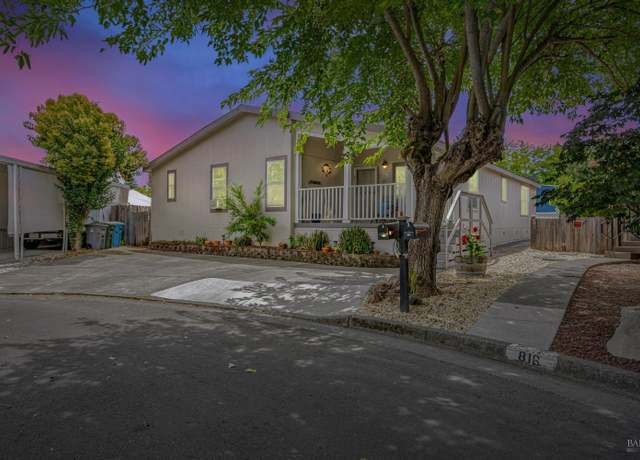 Property at 817 Corte Azul Ct, Rohnert Park, CA 94928, 4 beds, 2 baths