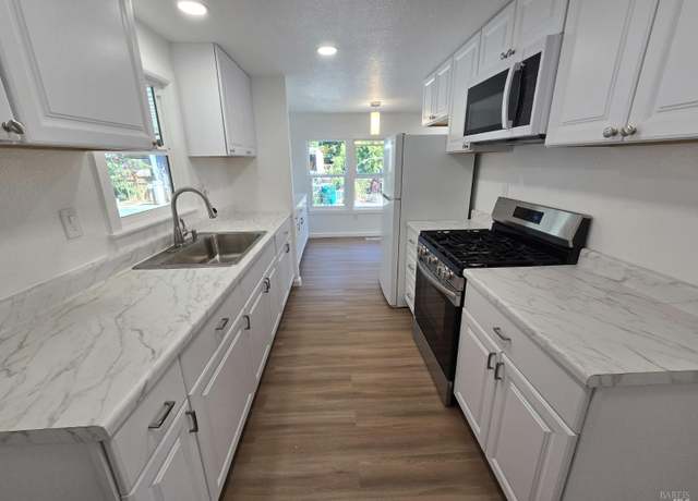 Property at 5212 Whispering Creek Dr, Santa Rosa, CA 95403, 2 beds, 2 baths
