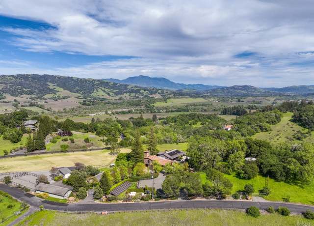 Property at 4030 Old Barn Rd, Healdsburg, CA 95448, 4 beds, 5.5 baths