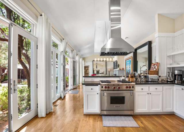 Property at 4044 Sonoma Hwy #20, Napa, CA 94559, 3 beds, 3.5 baths