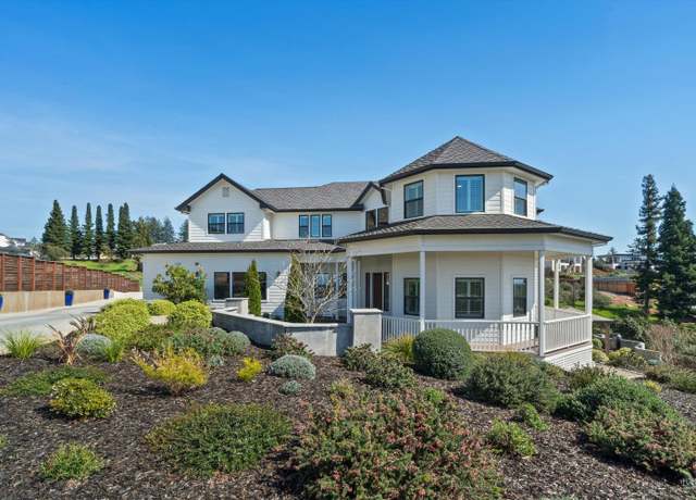 Property at 3736 Woodbourne Pl, Santa Rosa, CA 95403, 5 beds, 4.5 baths