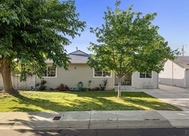 Property at 104 Birch St, Vacaville, CA 95688, 3 beds, 1 bath