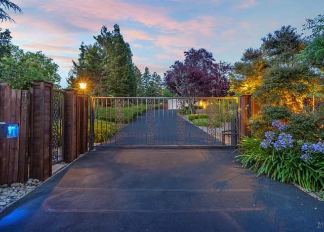 Property at 405 Encinosa Ct, Windsor, CA 95492, 3 beds, 2.5 baths