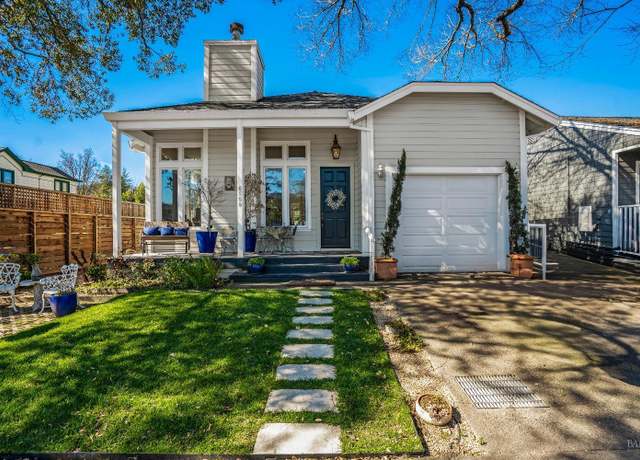 Property at 6559 Yount St, Yountville, CA 94599, 2 beds, 2 baths