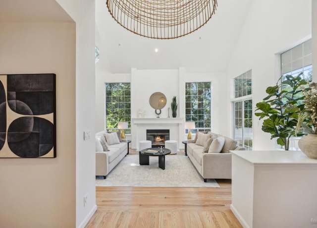 Property at 240 Del Casa Dr, Mill Valley, CA 94941, 5 beds, 5 baths