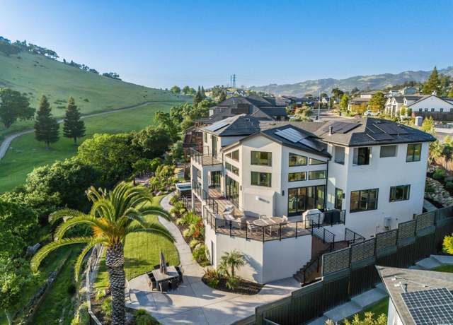 Property at 3727 Lakebriar Pl, Santa Rosa, CA 95403, 5 beds, 6 baths