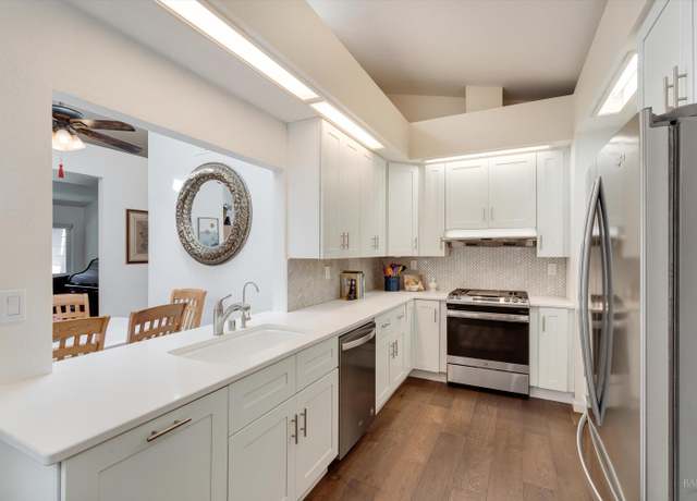 Property at 2008 Stonefield Ln, Santa Rosa, CA 95403, 2 beds, 2.5 baths