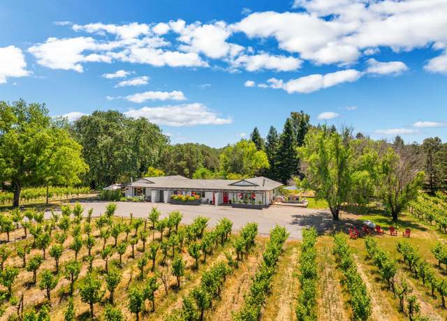 Property at 725 Lytton Station Rd, Healdsburg, CA 95448, 7 beds, 5 baths
