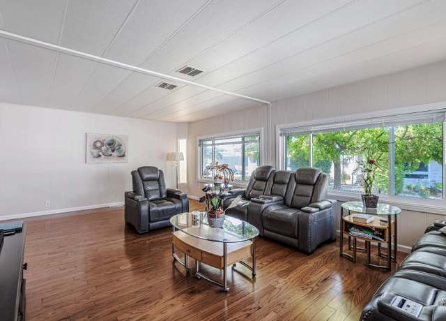 Property at 815 Las Palmas Ave, Novato, CA 94949, 2 beds, 2 baths