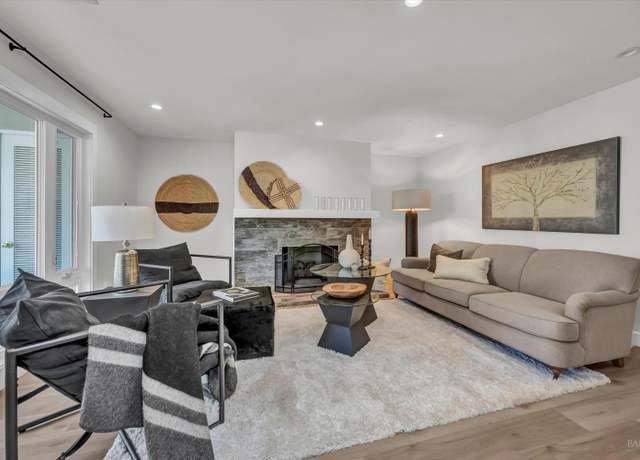 Property at 947 Mariposa Ln, St. Helena, CA 94574, 2 beds, 2 baths