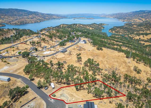 Property at 422 Woodhaven Ct, Napa, CA 94558