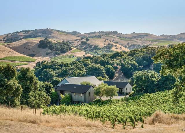 Property at 710 Soscol Creek Rd, Napa, CA 94558, 5 beds, 5.5 baths