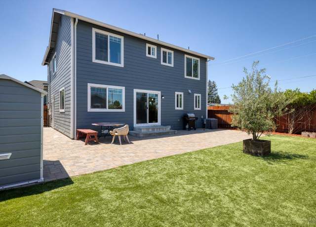 Property at 1371 Holly Park Way, Santa Rosa, CA 95403, 4 beds, 2.5 baths
