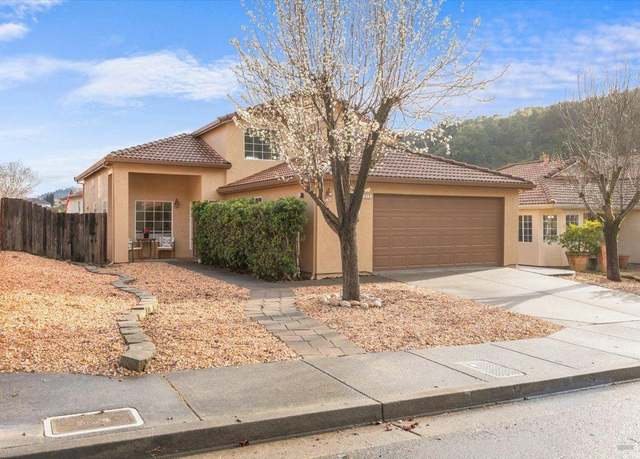Property at 315 Toscana Cir, Cloverdale, CA 95425, 3 beds, 2.5 baths