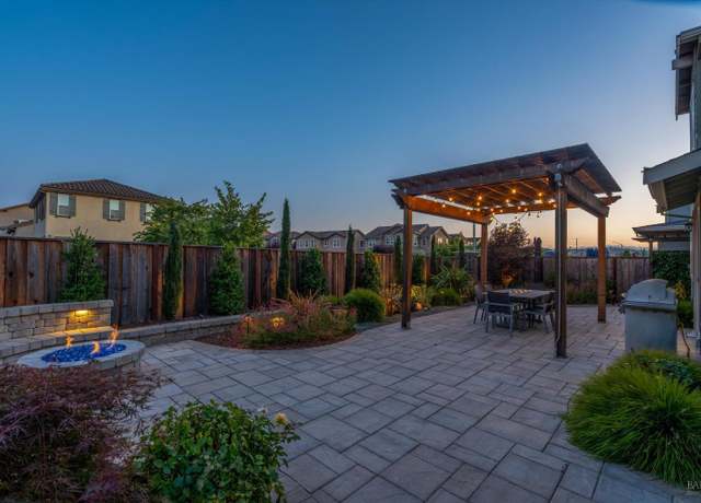 Property at 349 Vinterra Ct, Napa, CA 94559, 4 beds, 2.5 baths