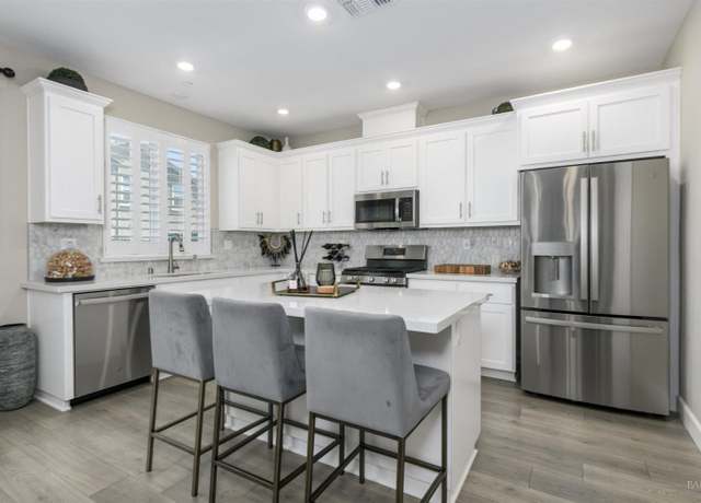 Property at 530 Aliki Dr, Vacaville, CA 95688, 3 beds, 2.5 baths