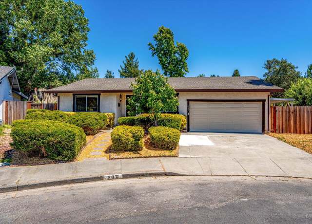 Property at 207 May Ct, Sebastopol, CA 95472, 4 beds, 2 baths