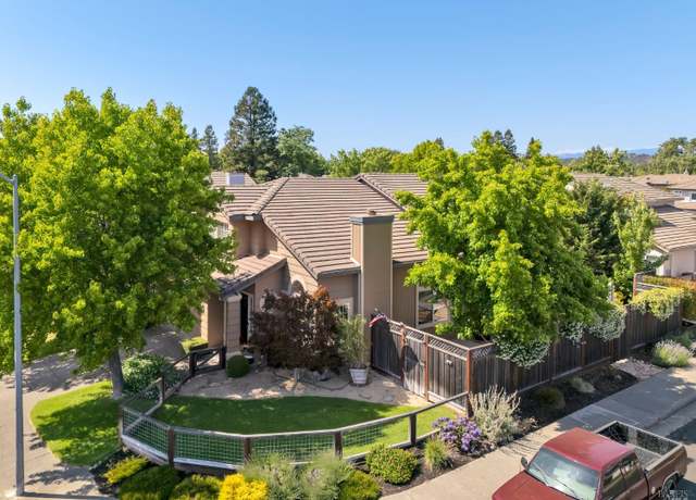 Property at 141 Flametree Cir, Windsor, CA 95492, 4 beds, 3 baths