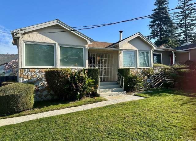 Property at 7512 Sunkist Dr, Oakland, CA 94605, 2 beds, 1.5 baths