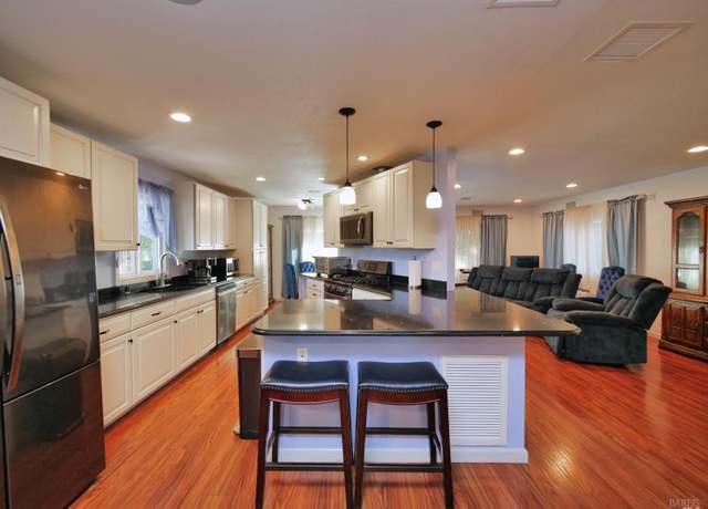 Property at 87 Gloria Ct, Vallejo, CA 94590, 2 beds, 2 baths