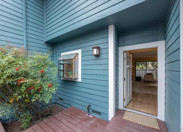 Property at 1403 Marylyn Cir, Petaluma, CA 94954, 2 beds, 2.5 baths
