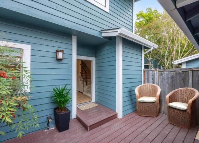 Property at 1403 Marylyn Cir, Petaluma, CA 94954, 2 beds, 2.5 baths