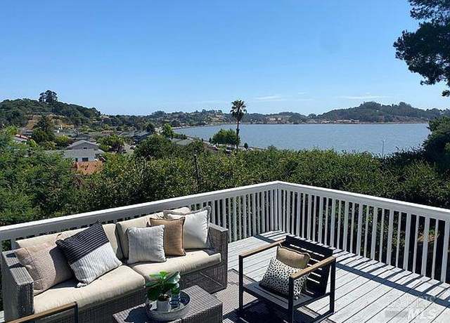 Property at 15 Main Dr, San Rafael, CA 94901, 4 beds, 2.5 baths