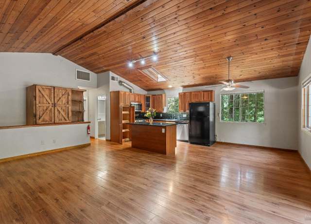 Property at 24580 Lilac Rd, Willits, CA 95490, 4 beds, 2 baths