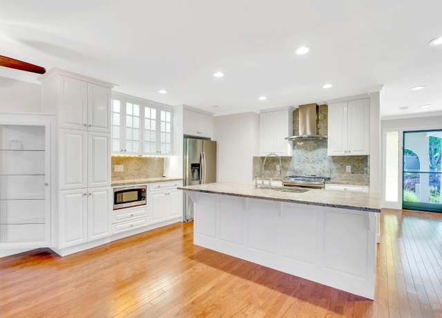 Property at 152 Vineyard Cir, Yountville, CA 94599, 2 beds, 2 baths
