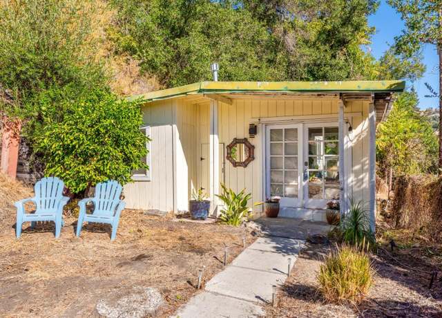 Property at 1933 S Fitch Mountain Rd, Healdsburg, CA 95448, 1 bed, 1 bath