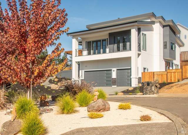 Property at 1997 Tall Pine Cir, Santa Rosa, CA 95403, 5 beds, 3.5 baths