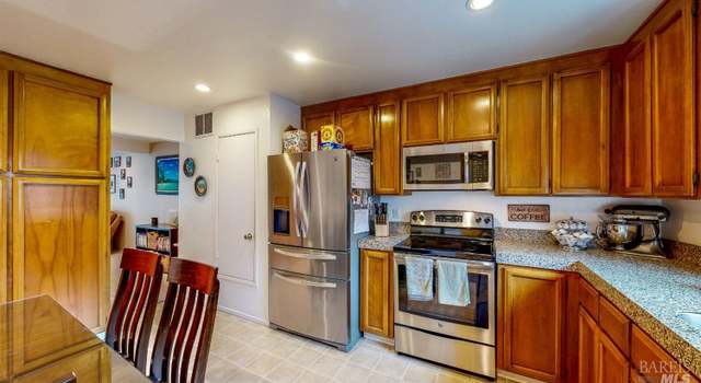 Photo of 185 Escallonia Dr, Novato, CA 94945
