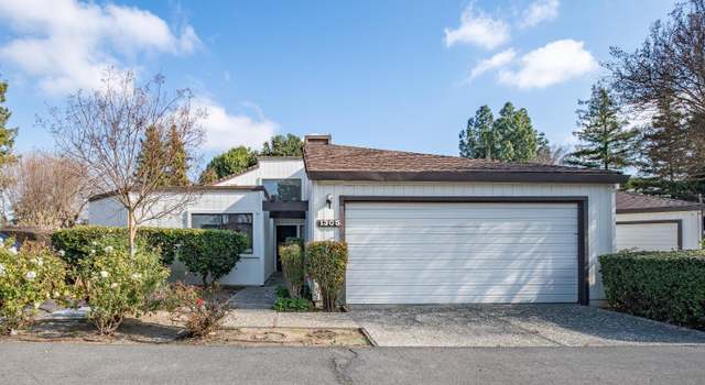 Photo of 1305 Hazelwood Ct, Dixon, CA 95620