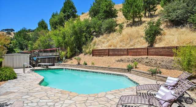 Photo of 21 Sunnyhill Rd, Novato, CA 94945