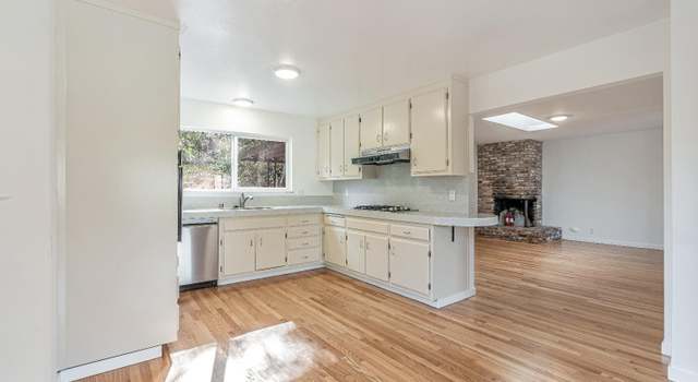 Photo of 1419 Johnson St, Novato, CA 94947