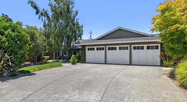 Photo of 17 Goldfinch Ct, Novato, CA 94947